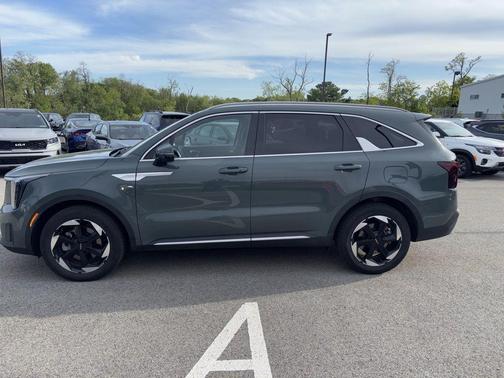 Cityscape Green 2025 Kia Sorento Hybrid EX