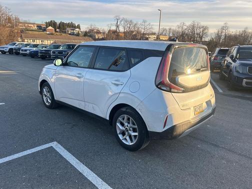 2023 Kia Soul LX