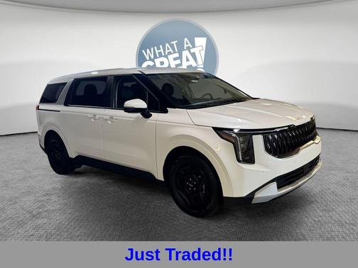 Snow White Pearl 2026 Kia Carnival LXS
