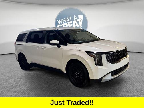 Snow White Pearl 2026 Kia Carnival LXS