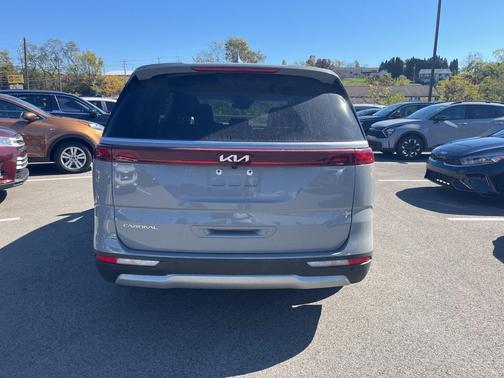 2024 Kia Carnival EX