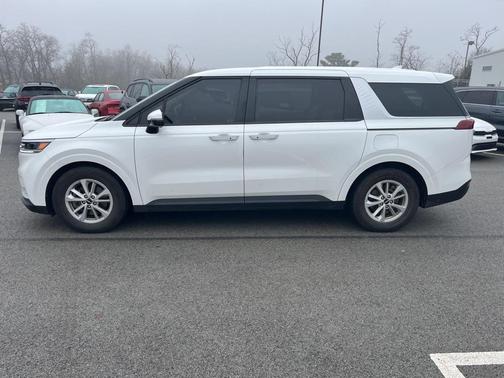 2022 Kia Carnival LXS