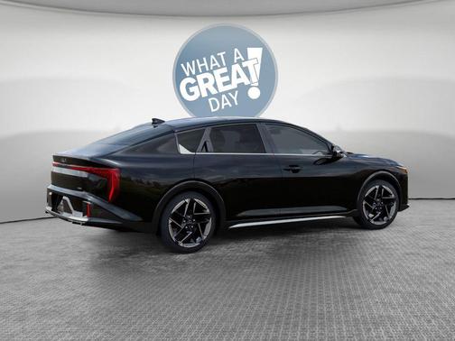 Aurora Black Pearl 2026 Kia K4 GT-Line