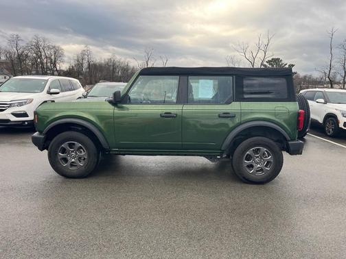 2022 Ford Bronco Base