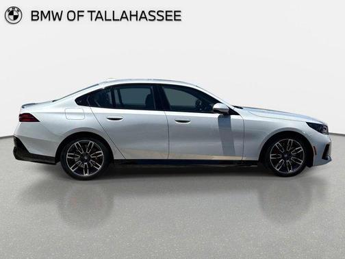 Mineral White Metallic 2024 BMW 540 i xDrive