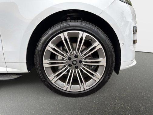 Fuji White 2025 Land Rover Range Rover Sport P460 Dynamic SE