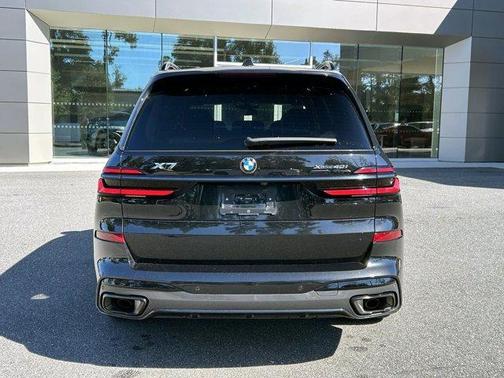 Black Sapphire 2024 BMW X7 xDrive40i