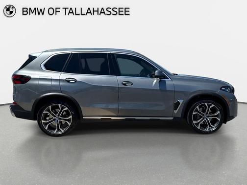 Skyscraper Gray Metallic 2024 BMW X5 xDrive40i
