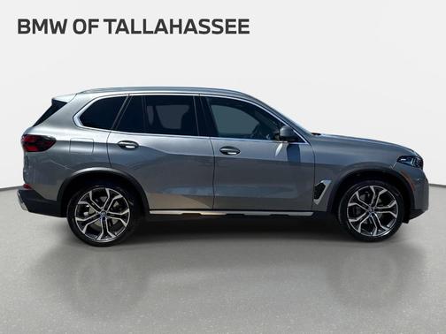 Gray 2024 BMW X5 xDrive40i