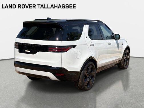 Fuji White 2026 Land Rover Discovery Dynamic SE