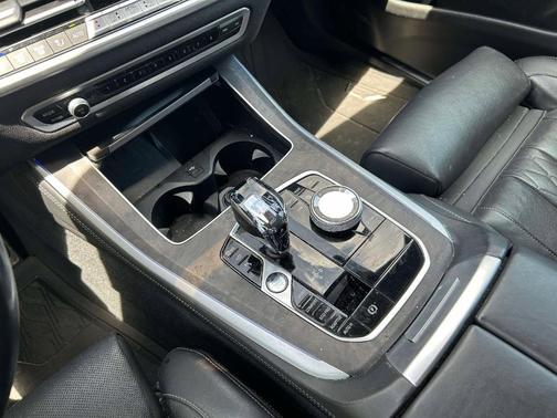 Mineral White 2022 BMW X5 sDrive40i
