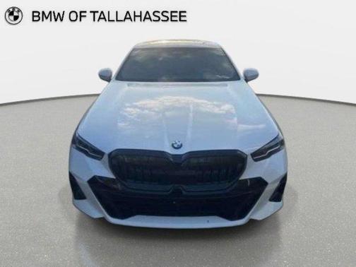 Mineral White Metallic 2025 BMW 530 i