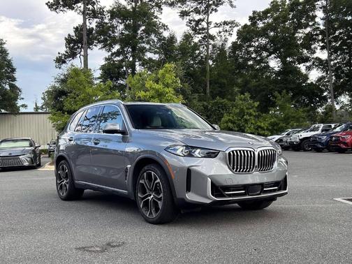 Gray 2024 BMW X5 xDrive40i