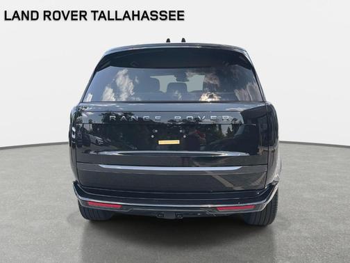 Santorini Black 2026 Land Rover Range Rover P400 SE