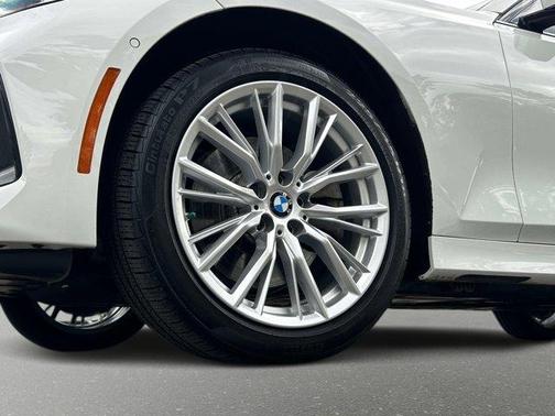 Alpine White 2023 BMW 330 i