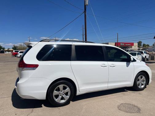 2013 Toyota Sienna LE Auto Access Seat