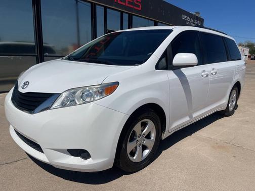 2013 Toyota Sienna LE Auto Access Seat
