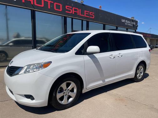 2013 Toyota Sienna LE Auto Access Seat