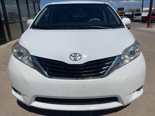 2013 Toyota Sienna LE Auto Access Seat