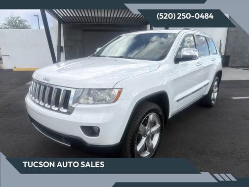 Bright White Clearcoat 2013 Jeep Grand Cherokee Overland
