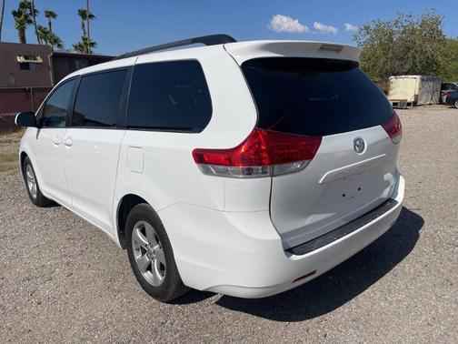 2014 Toyota Sienna LE Auto Access Seat