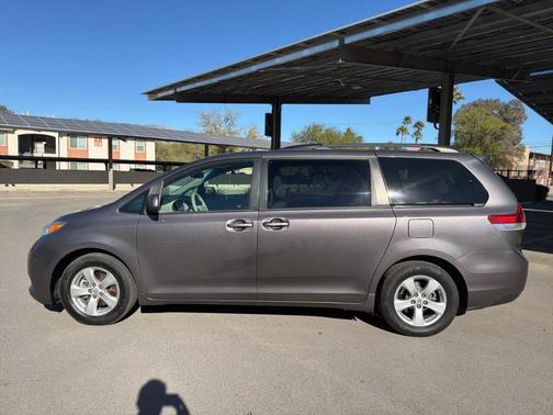 2014 Toyota Sienna LE