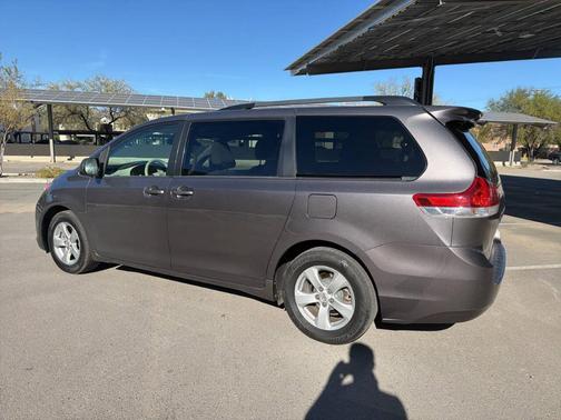 2014 Toyota Sienna LE