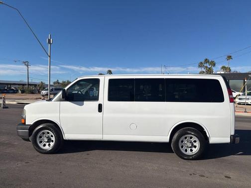 2009 Chevrolet Express 1500 LT Wagon