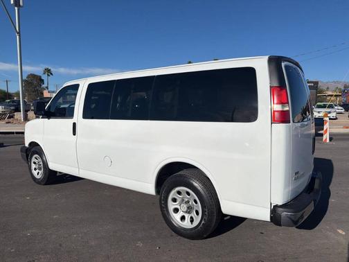 2009 Chevrolet Express 1500 LT Wagon
