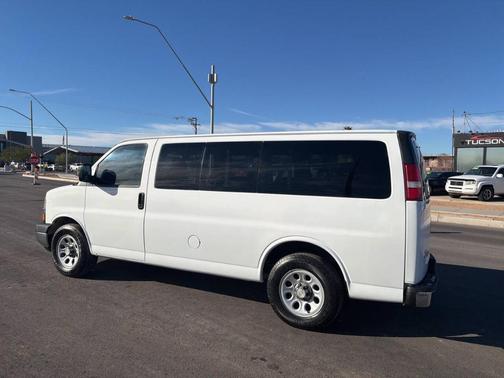 2009 Chevrolet Express 1500 LT Wagon