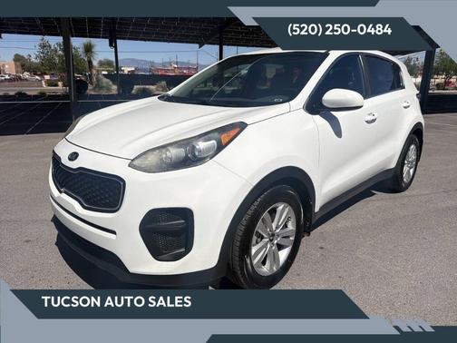 Clear White 2017 Kia Sportage LX