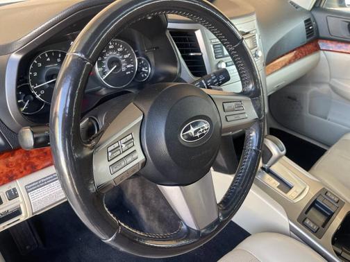 2010 Subaru Outback 2.5i Limited