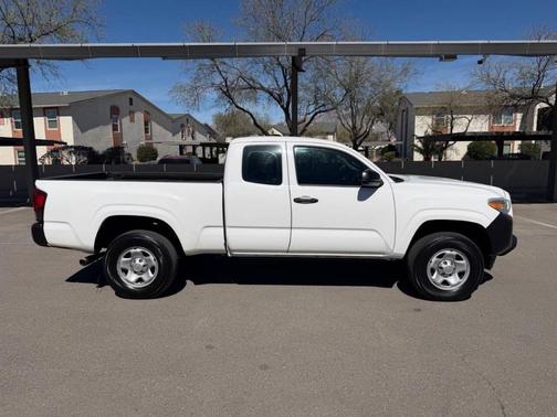 2018 Toyota Tacoma SR