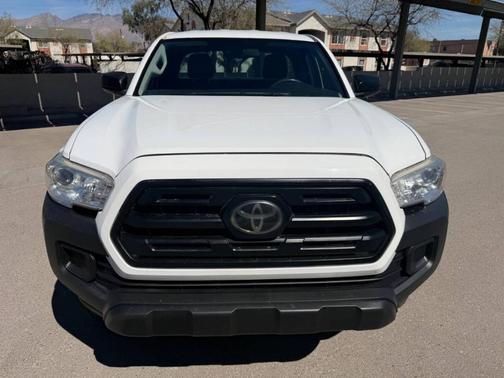 2018 Toyota Tacoma SR