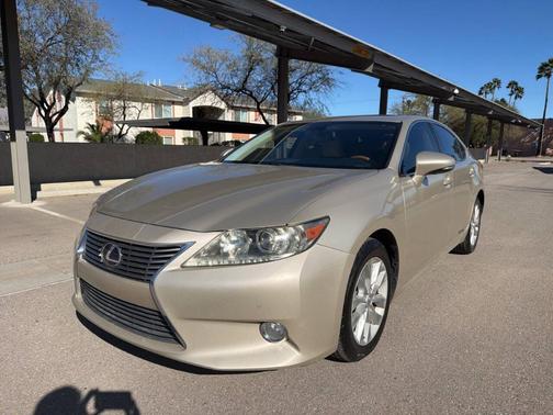 2013 Lexus ES 300h Base