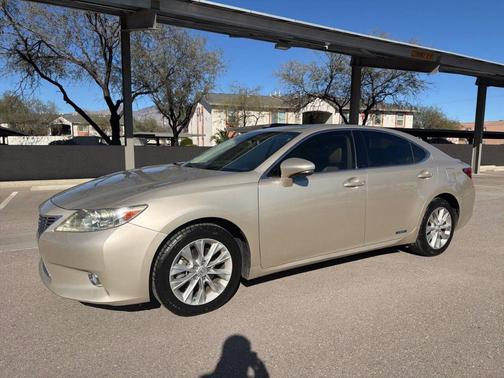2013 Lexus ES 300h Base