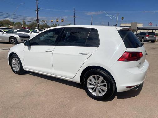 2016 Volkswagen Golf TSI S