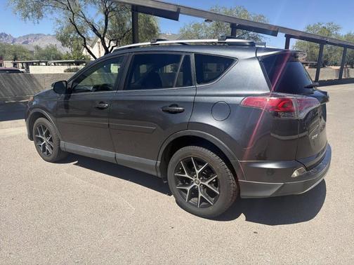 Magnetic Gray Metallic 2016 Toyota RAV4 SE