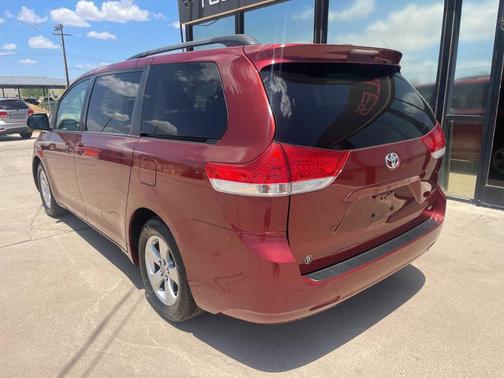 2013 Toyota Sienna LE