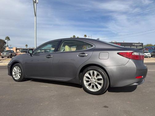 2014 Lexus ES 300h Base