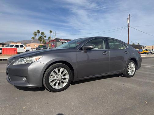2014 Lexus ES 300h Base