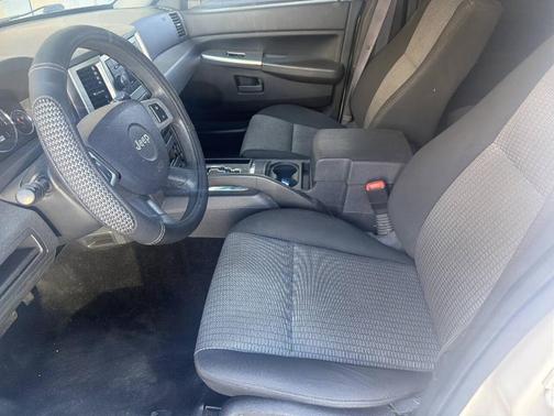 Stone White 2008 Jeep Grand Cherokee Laredo