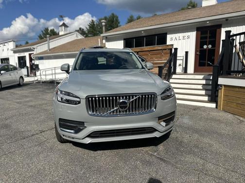 2024 Volvo XC90 B6 Plus Bright Theme 7-Seater