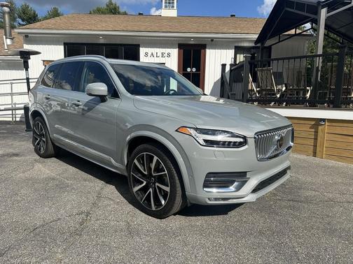 2024 Volvo XC90 B6 Plus Bright Theme 7-Seater