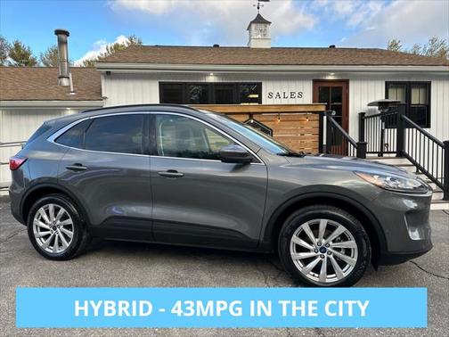 2022 Ford Escape Titanium Hybrid