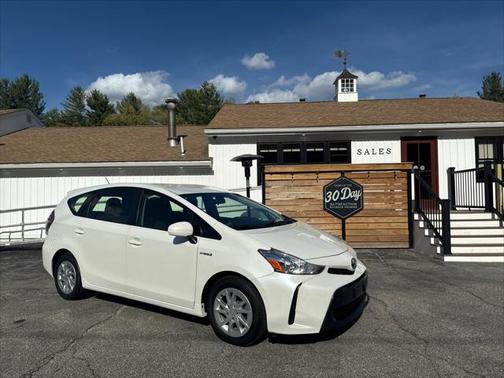 2016 Toyota Prius v Three