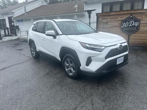 2022 Toyota RAV4 XLE