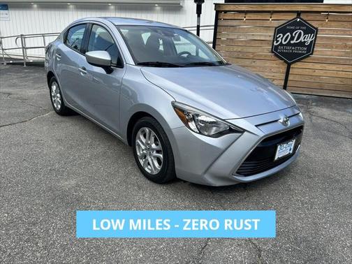 2017 Toyota Yaris iA Base