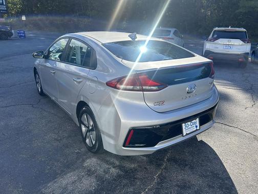 2018 Hyundai IONIQ Hybrid Blue