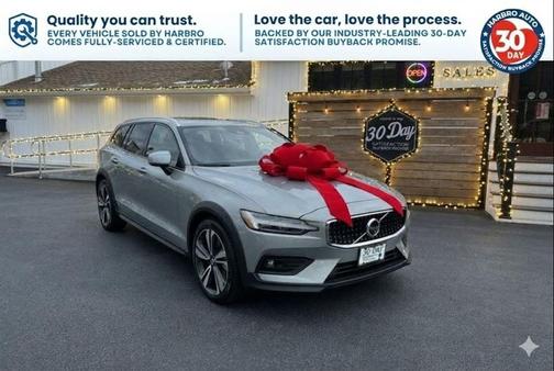 2025 Volvo V60 Cross Country Plus, B5 AWD Gas (mild hybrid)